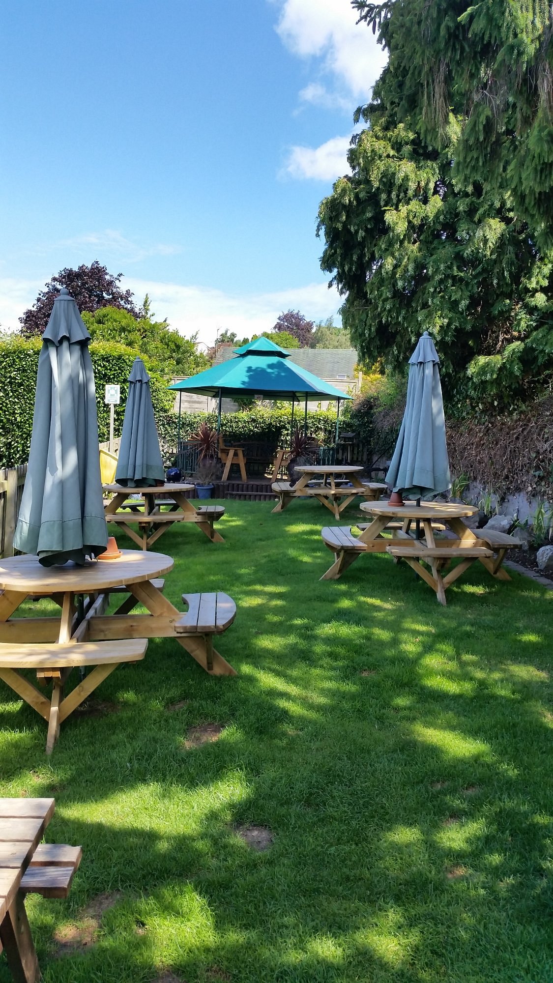 The Cromwell Arms Beer Garden